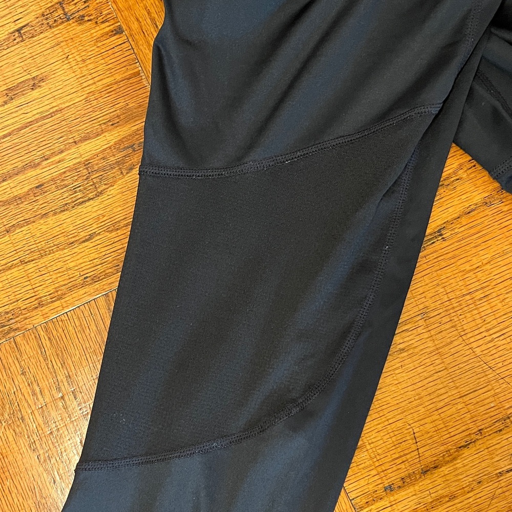 Black Athletic Leggings with Pocket - Picture 8 of 8